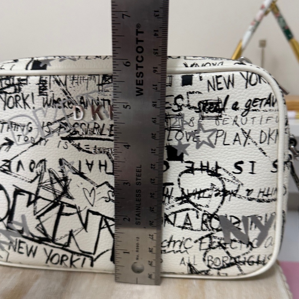 DKNY White and Black Graffiti bag - Picture 8 of 10